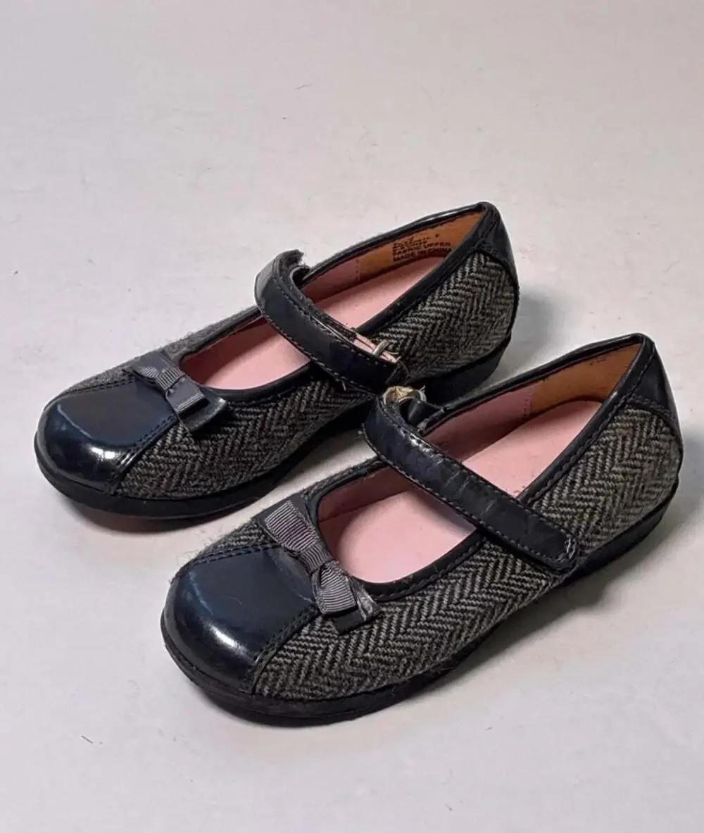 Stride Rite Girls Mary Jane Flats with Herringbone Fabric and Bow Detail